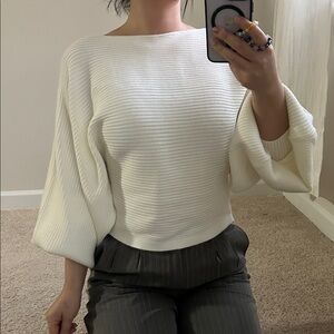 Ribbed dolman balloon sleeve Sweater. M